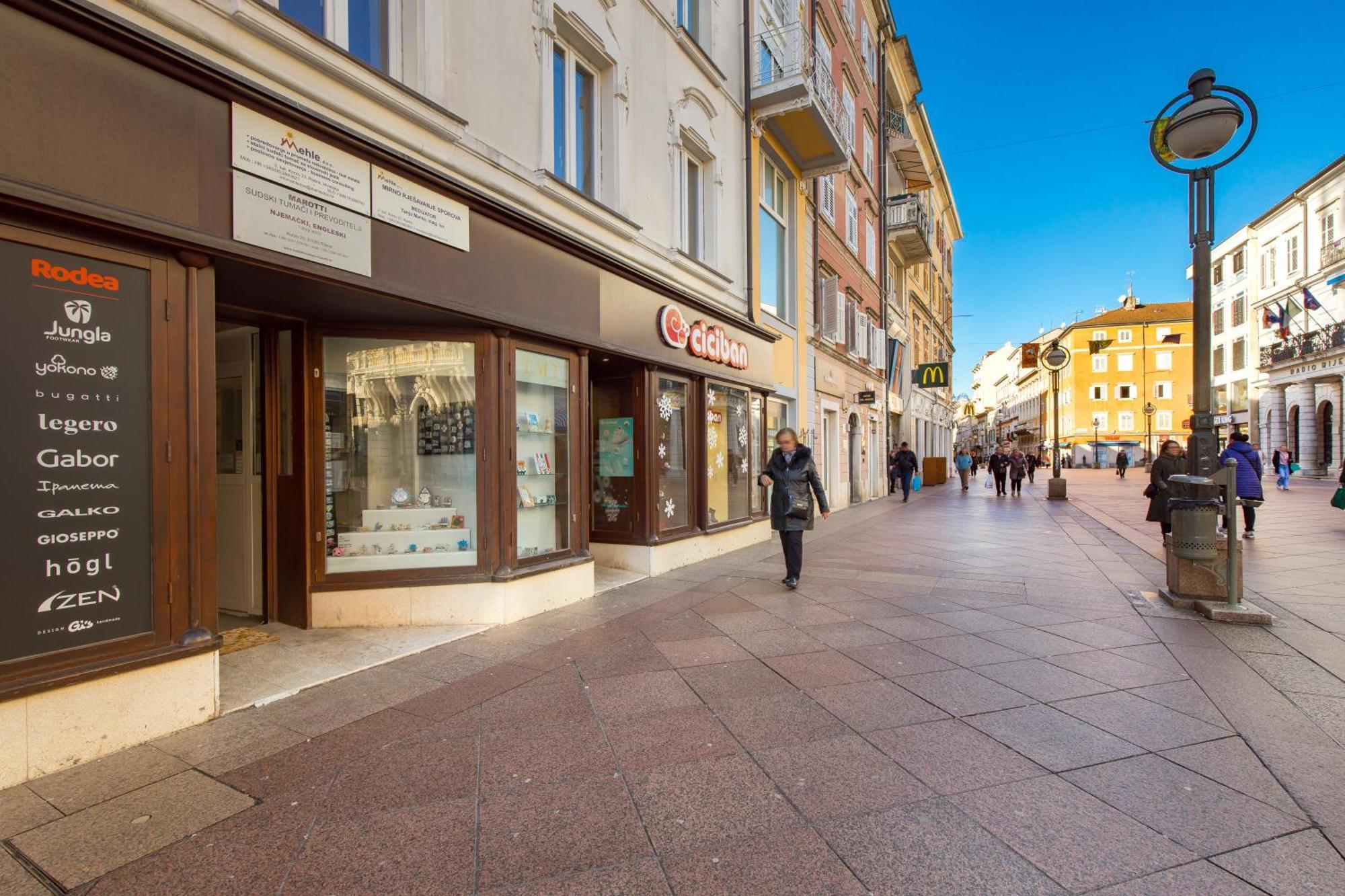Apartments Neo Rijeka Luaran gambar